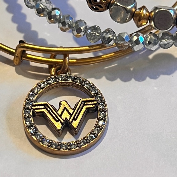 Alex and Ani Wonder Woman Crystal Emblem Set of 3 two tone expandable bracelets - Picture 5 of 14